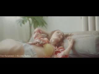 Порно өз иесін жалайды