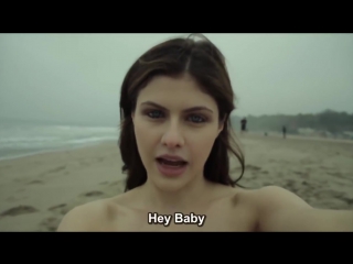 Александра Даддарио (Alexandra Daddario) топлес - смотреть видео онлайн